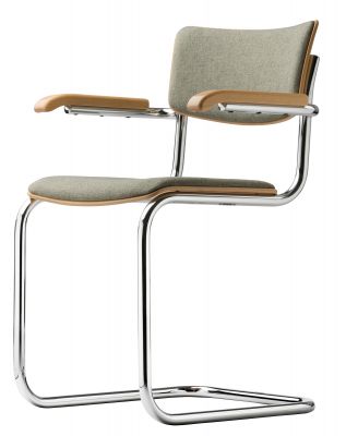 S 43 Freischwinger von Thonet: Klassischer Stahlrohrstuhl mit Holzarmlehnen und grauem Stoffbezug. Zeitloses Design für Büro und Wohnraum.